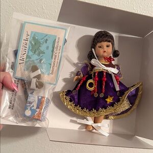 Madame Alexander Gypsy of the World Doll with accessories new never taken out